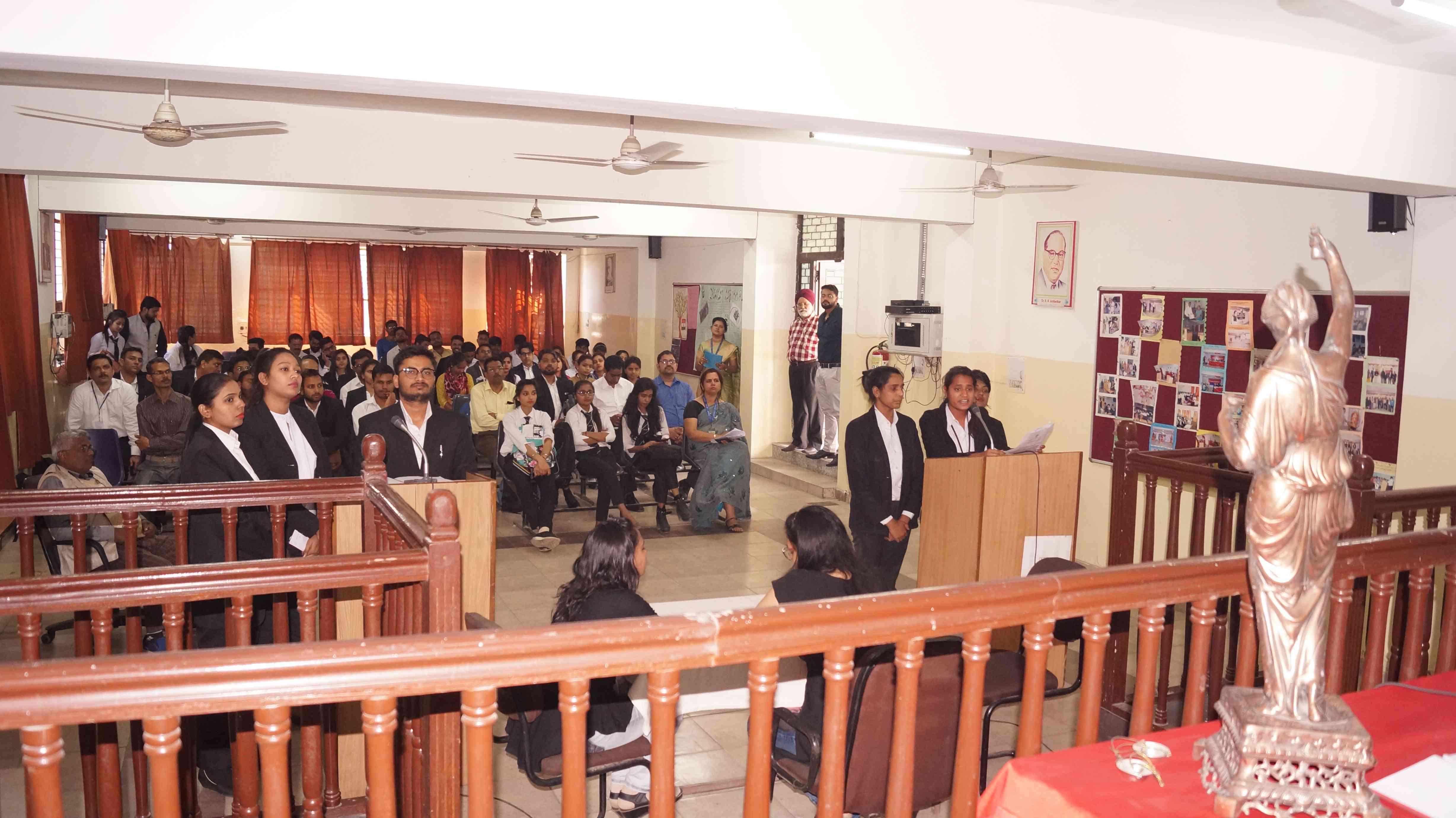 IPEM Law Academy Ghaziabad Classroom photo 1