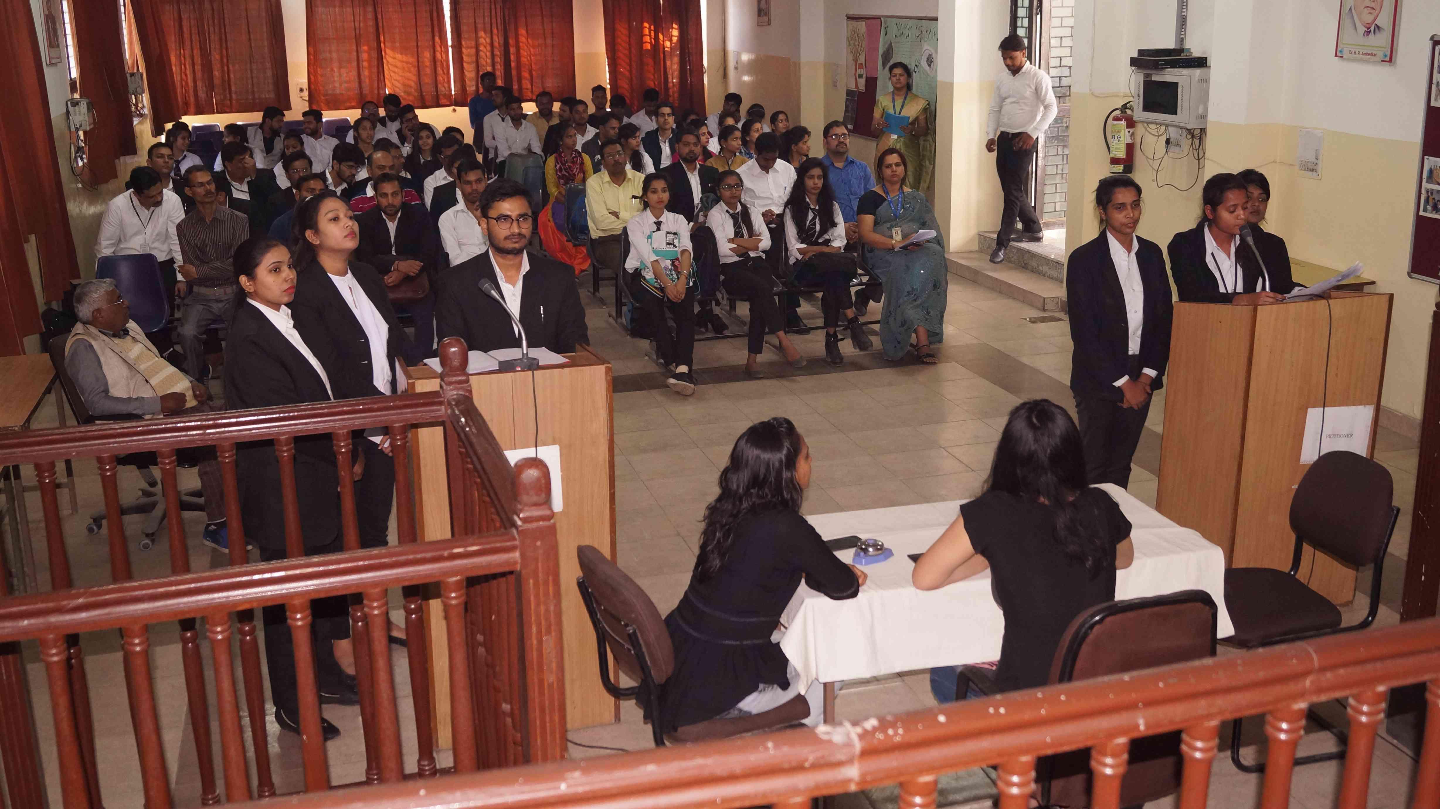 IPEM Law Academy Ghaziabad Classroom photo 4