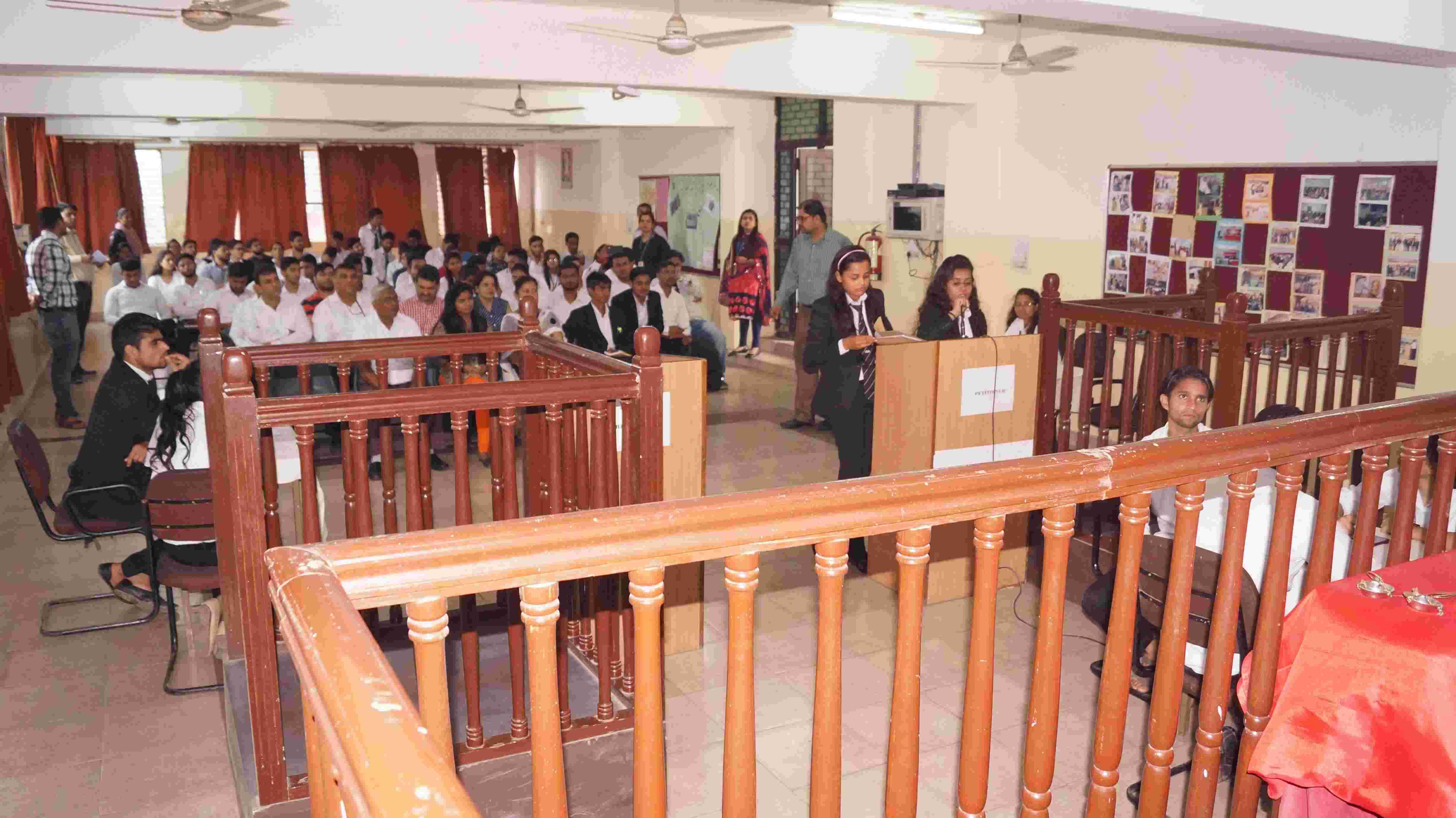 IPEM Law Academy Ghaziabad Classroom photo 7