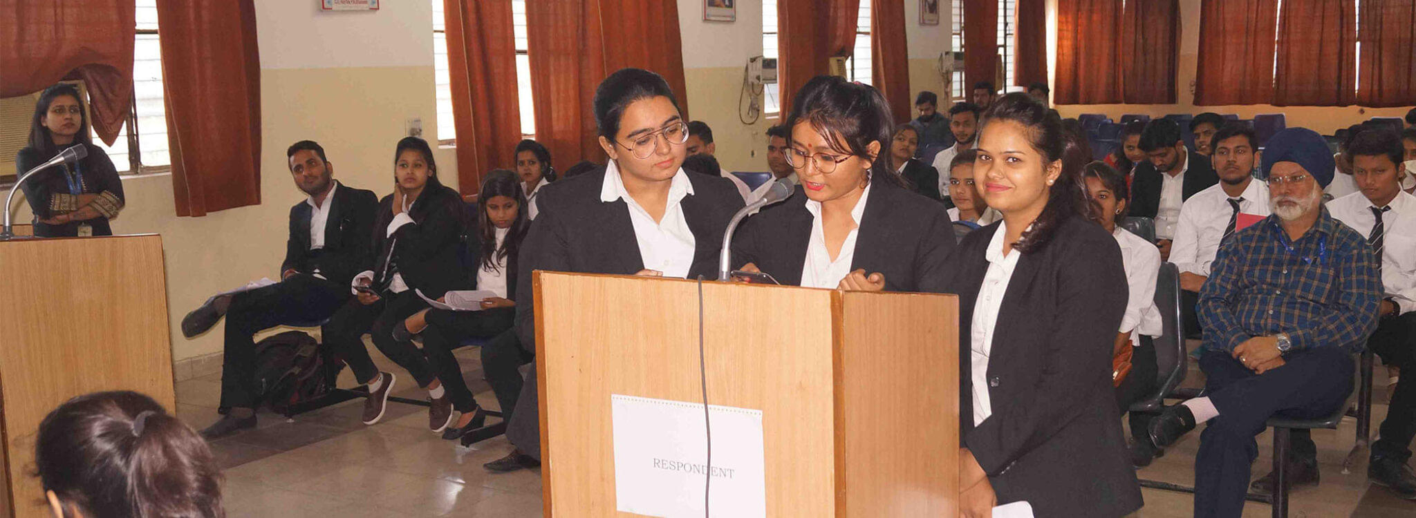 IPEM Law Academy Ghaziabad Classroom photo 9