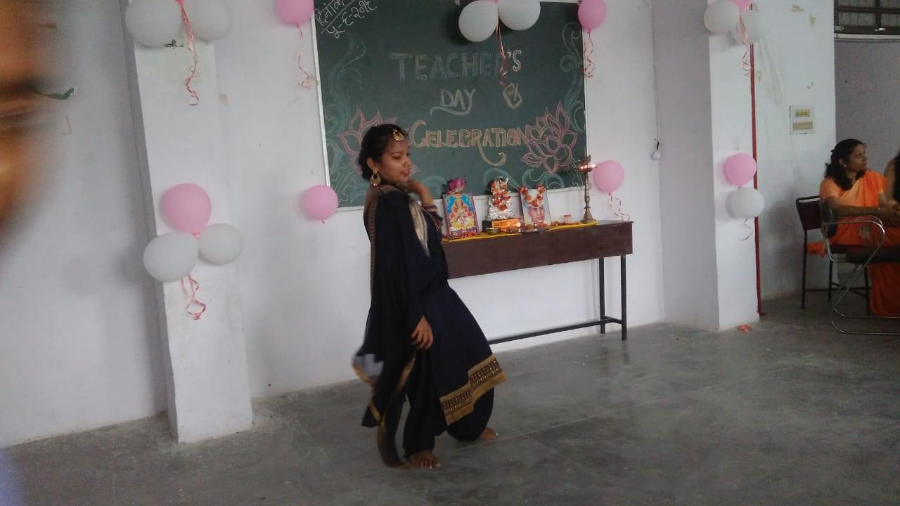 Charak and Suruchi Group Of Institutions Lucknow Teacher's Day photo 6