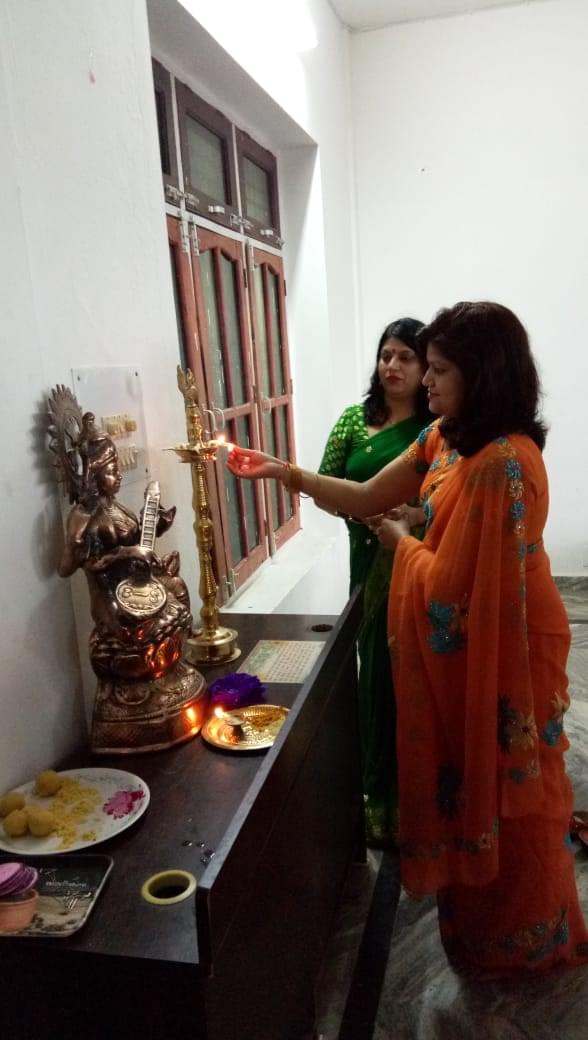 Charak and Suruchi Group Of Institutions Lucknow Hindi Samaroh photo 5