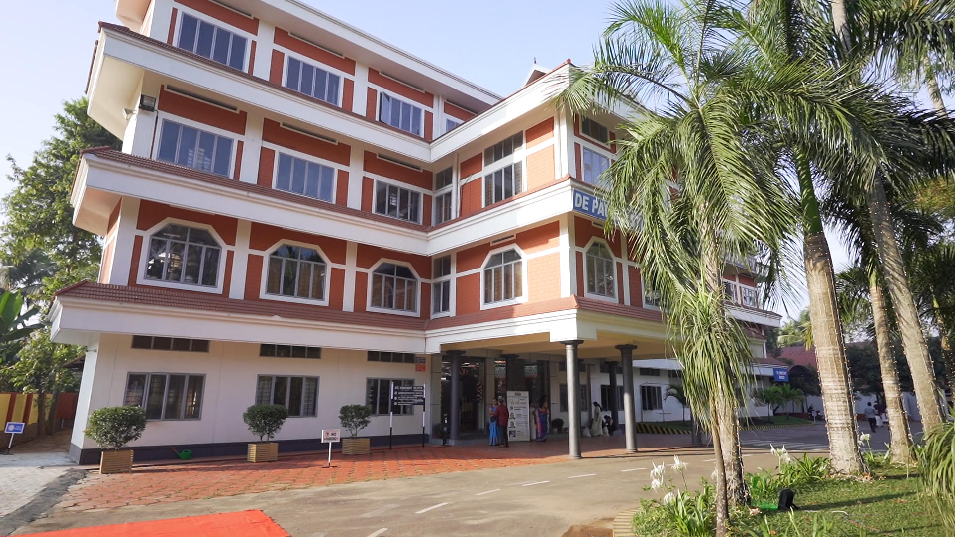 DePaul Institute of Science and Technology Angamaly Academic building photo 3
