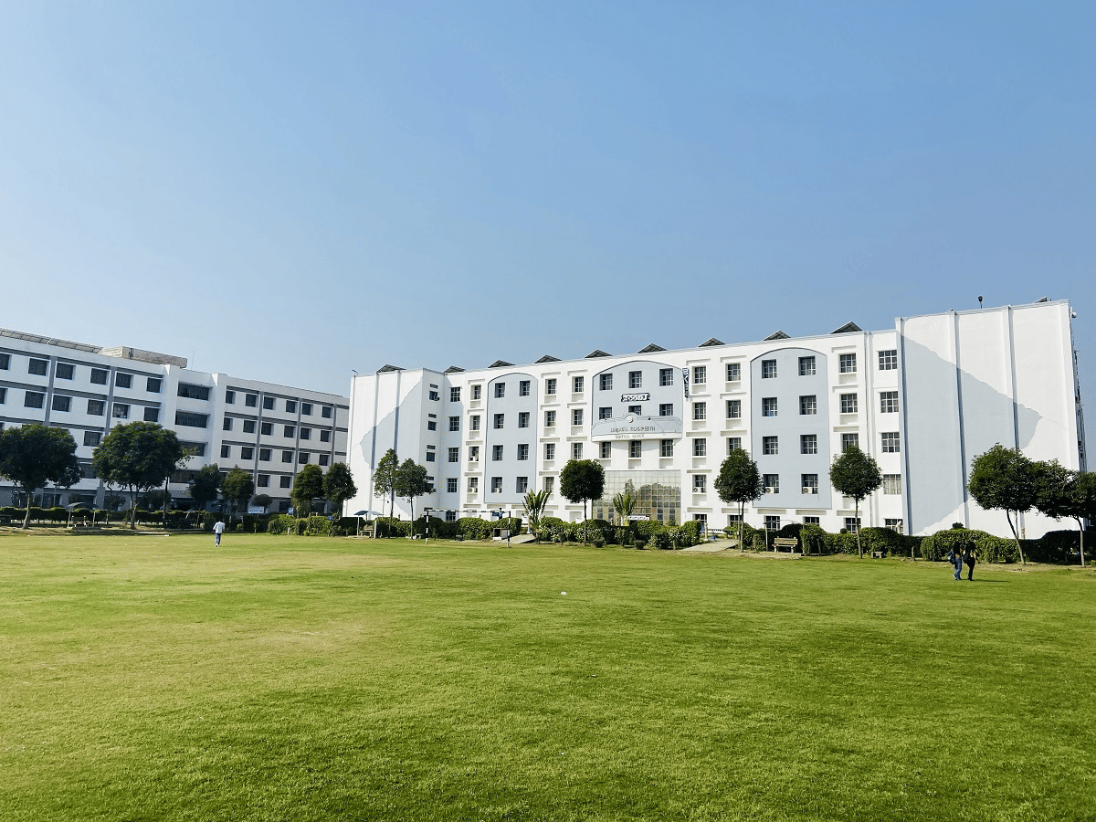 Lingaya's Vidyapeeth Faridabad Academic Building photo 3