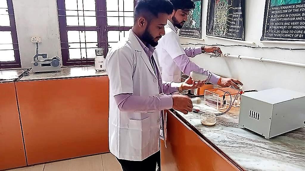 Shivnath Singh College Gwalior Lab photo 3