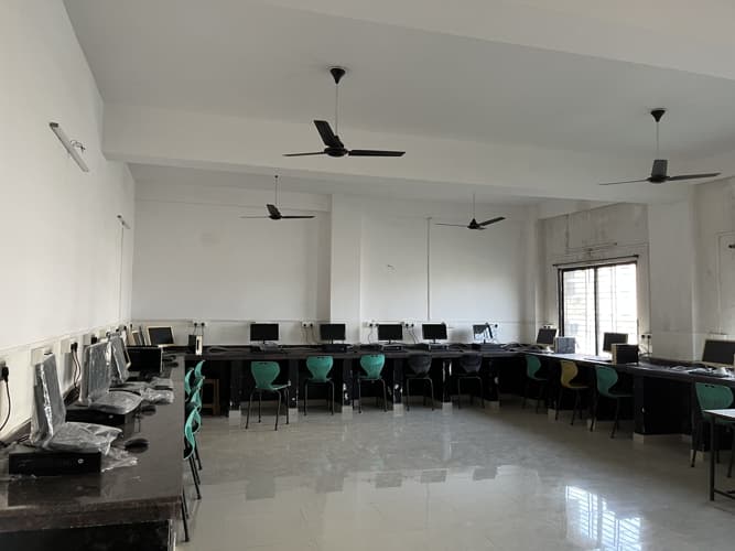 Shri. K. R. Pandav Institute of Pharmacy Nagpur Labs photo 6