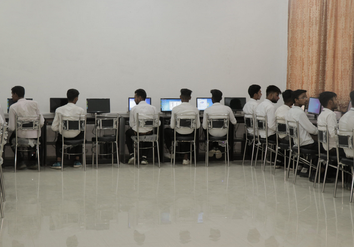 SIGNA Colleges Kanpur Labs photo 4
