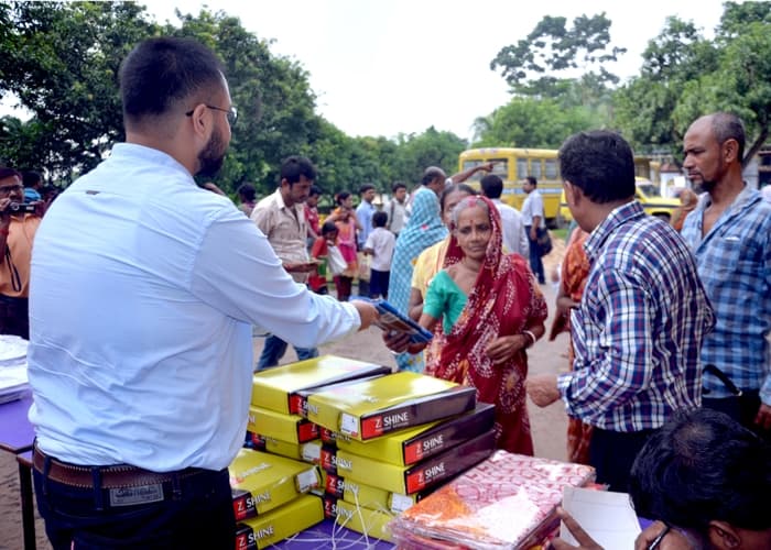 Kingston Law College Kolkata Winter Wear Distribution photo 10