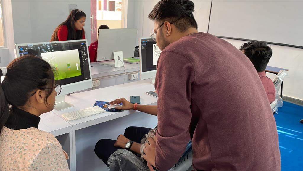 WCTM Apple Lab photo 1