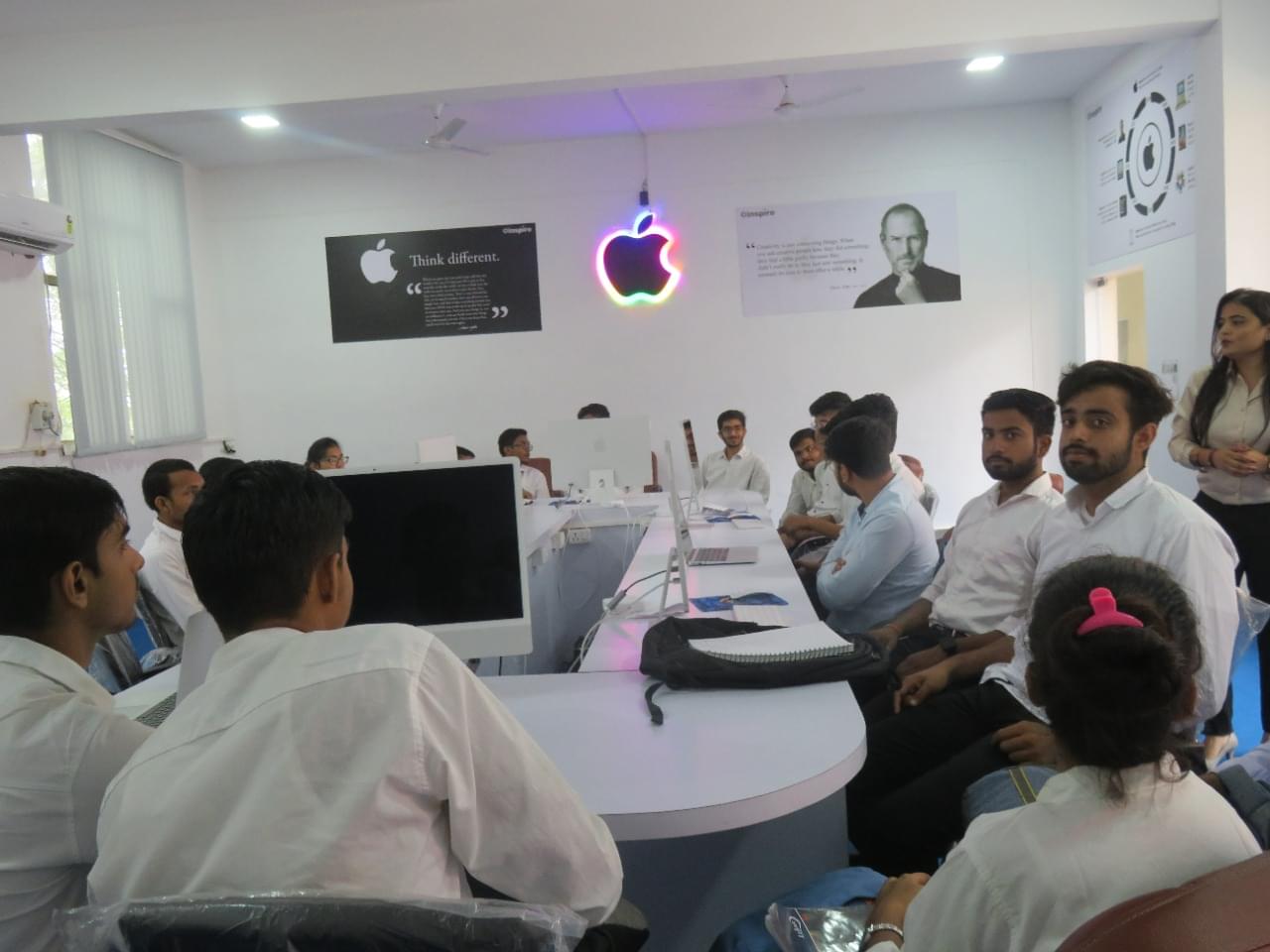 WCTM Apple Lab photo 9