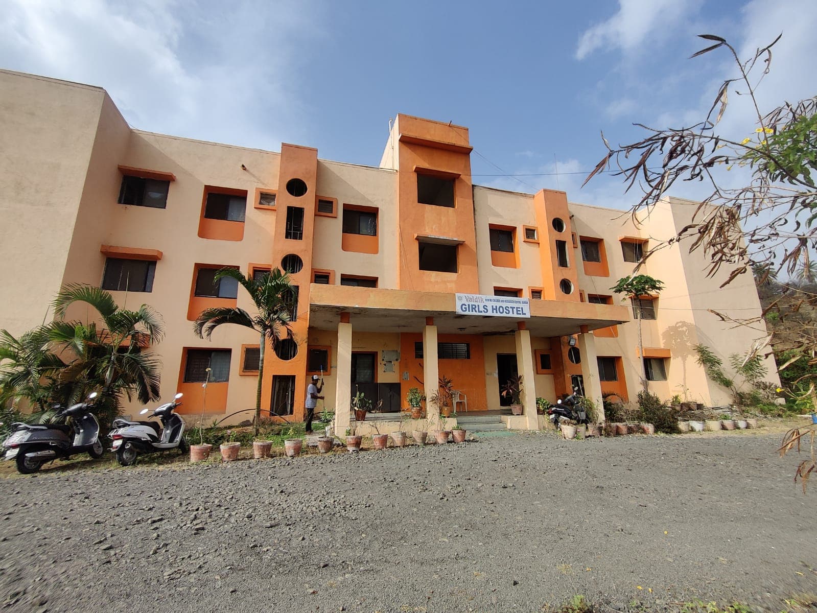 Vaidik Dental College and Research Centre Vapi Campus photo 3
