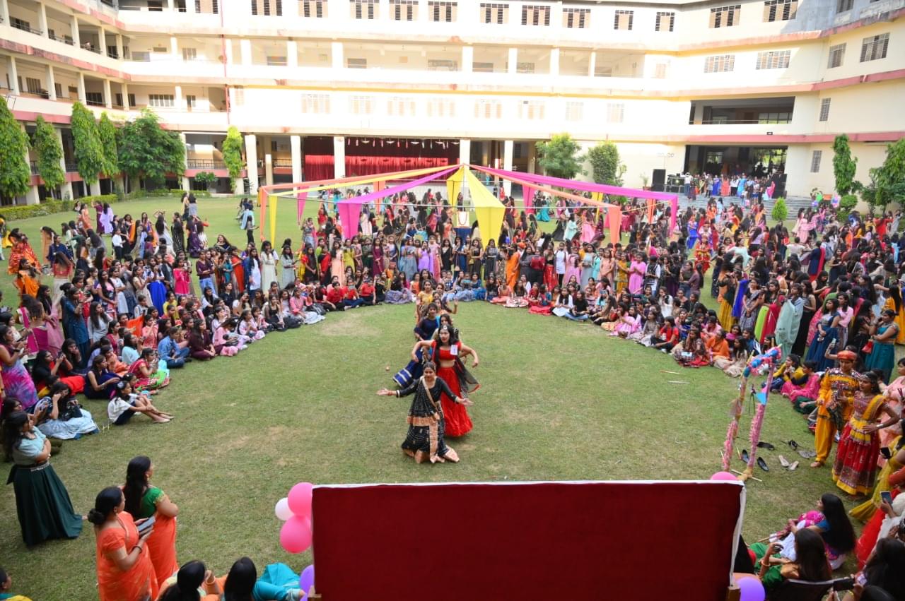 S.S. Jain Subodh Girls P.G. College Jaipur Dandiya photo 10