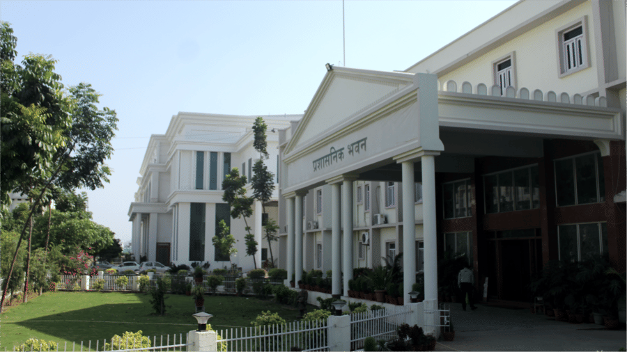 Gopal Narayan Singh University Academic building photo 7