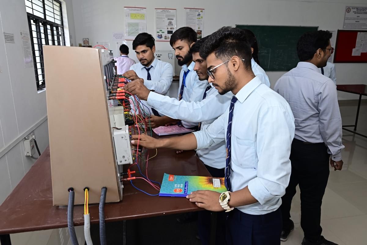 Bansal Institute of Engineering and Technology Lucknow Labs & Library photo 3