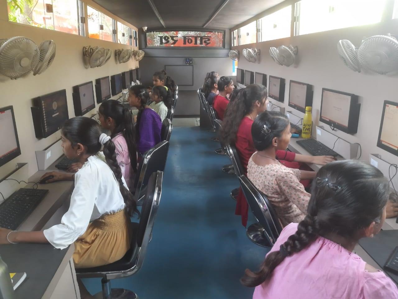 Shri Vaishnav Institute of Management and Science Indore Extra Curriculum Activity photo 9