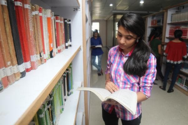 Gardi Vidyapith Rajkot Library photo 9