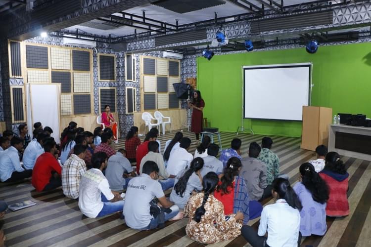 Tuljaram Chaturchand College of Arts, Science & Commerce Baramati hostel photo 11