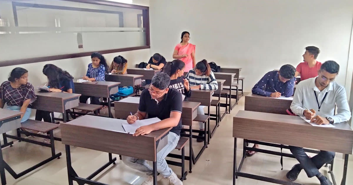 Jain College Hubli Hindi Assignment photo 1