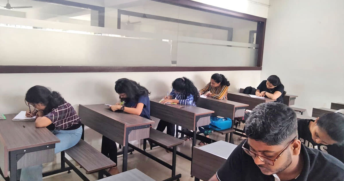 Jain College Hubli Hindi Assignment photo 2