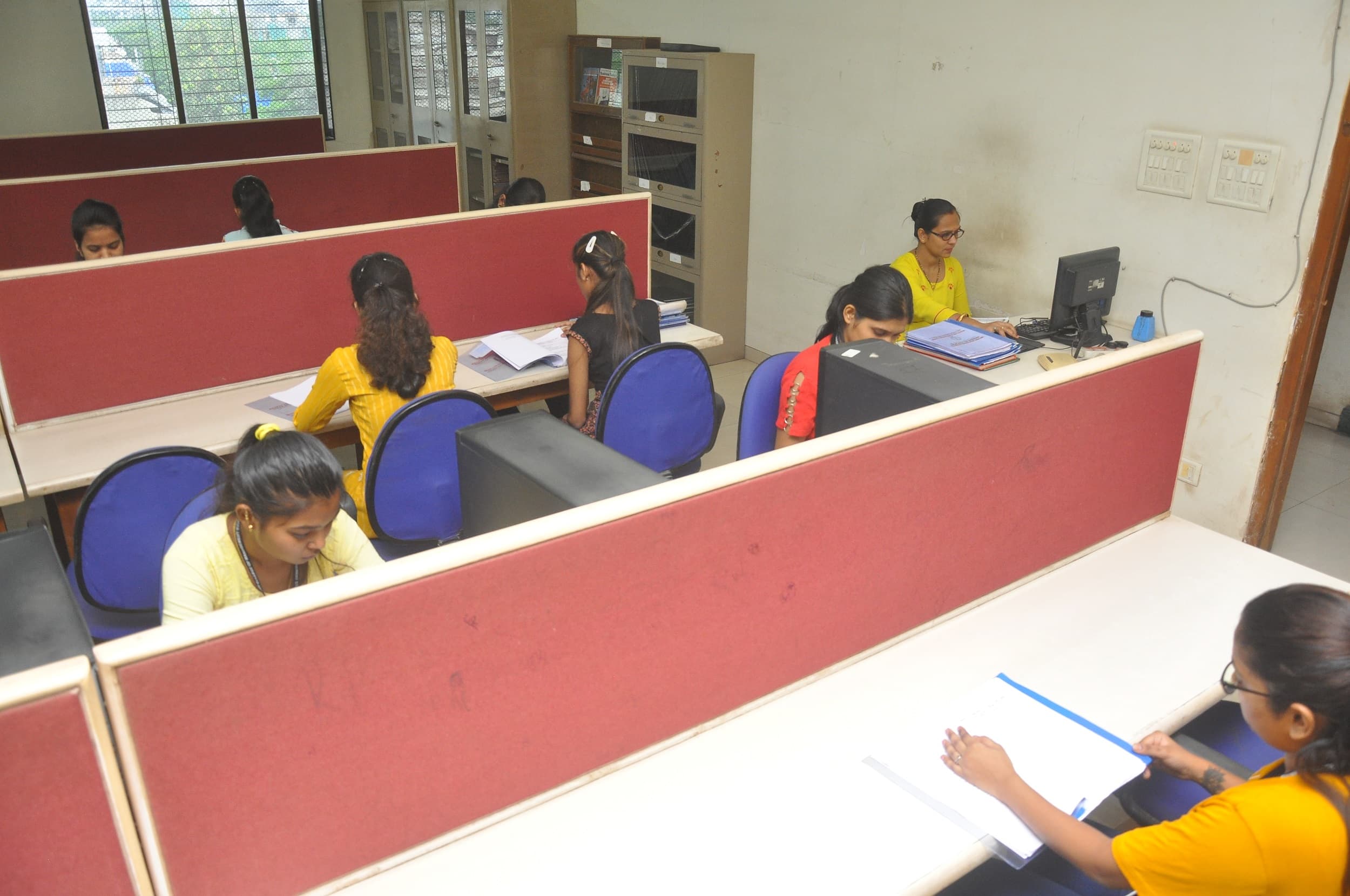 Amar Shaheed Hemu Kalani Yadgar Mandal (ASHKYM) Computer Lab photo 1