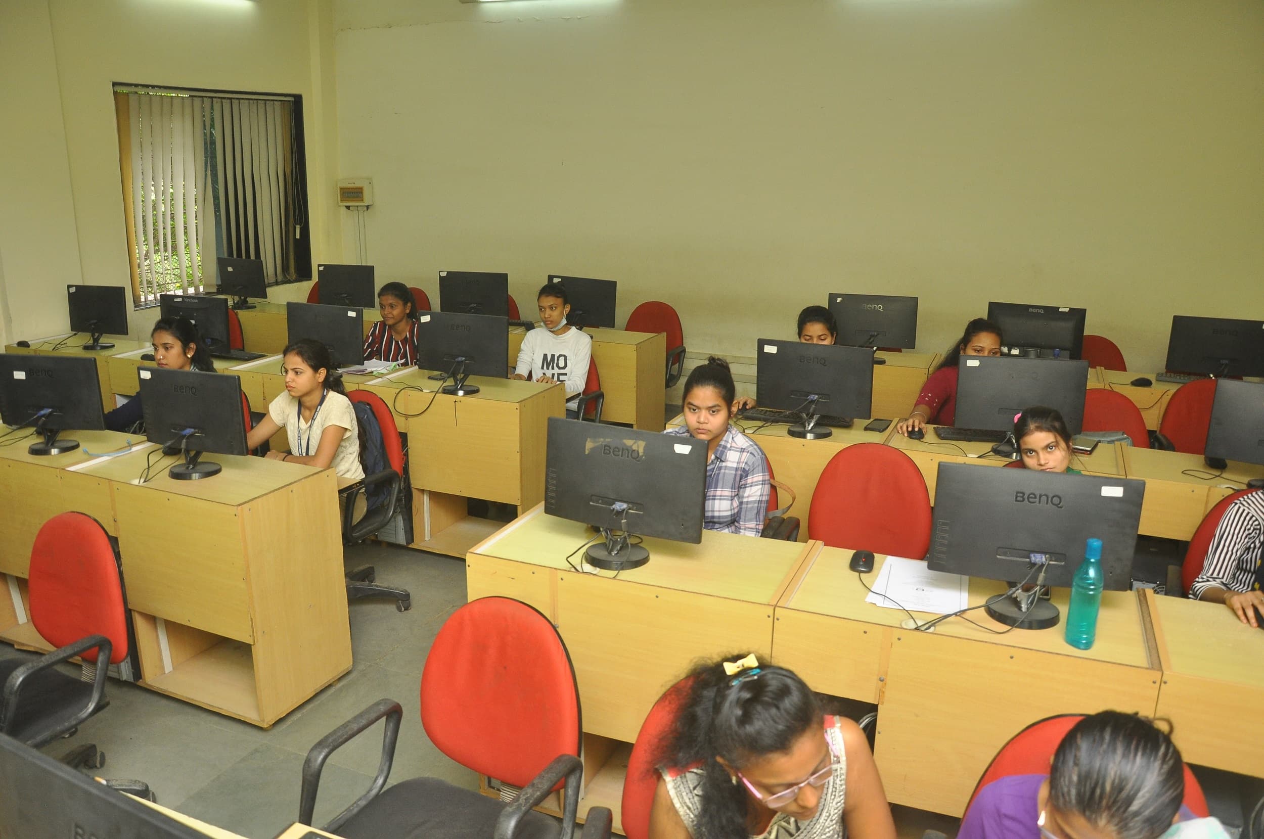 Amar Shaheed Hemu Kalani Yadgar Mandal (ASHKYM) Computer Lab photo 8