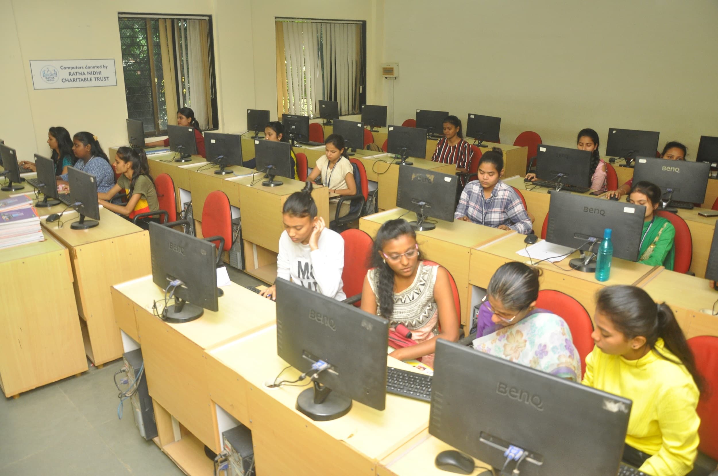Amar Shaheed Hemu Kalani Yadgar Mandal (ASHKYM) Computer Lab photo 6