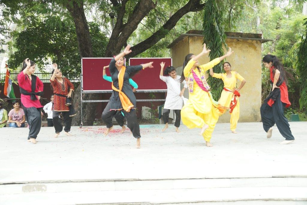 Aditi Mahavidyalaya Event photo 6