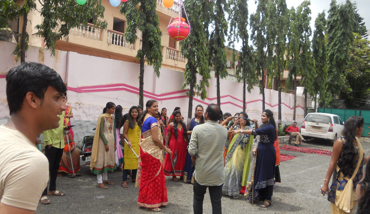 Swaraj College of Arts, Commerce and Science Pune Students Life photo 8