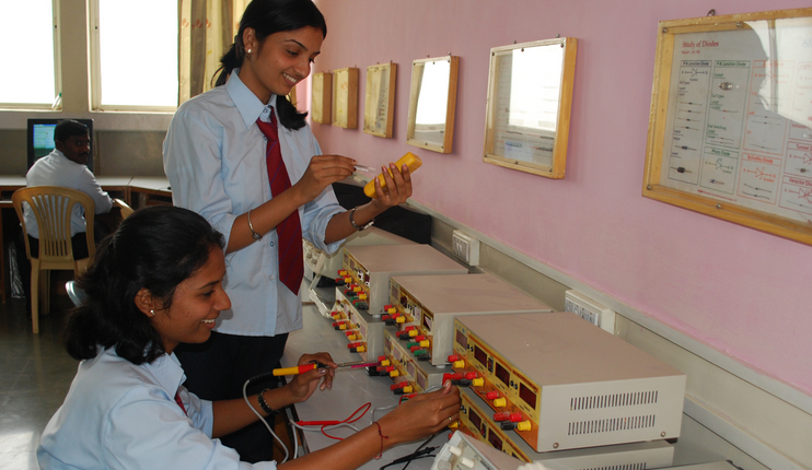 Swaraj College of Arts, Commerce and Science Pune Students Life photo 12