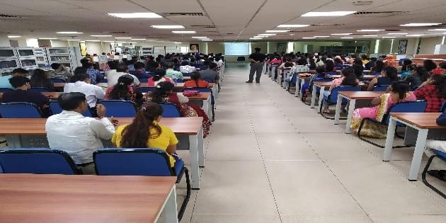 Deen Dayal Upadhyaya College Academic Building photo 7