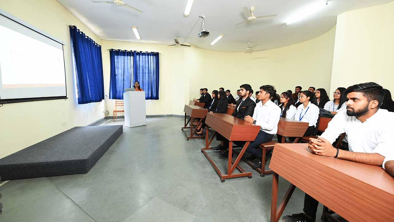 Starex University powered by Sunstone Gurgaon Campus photo 4