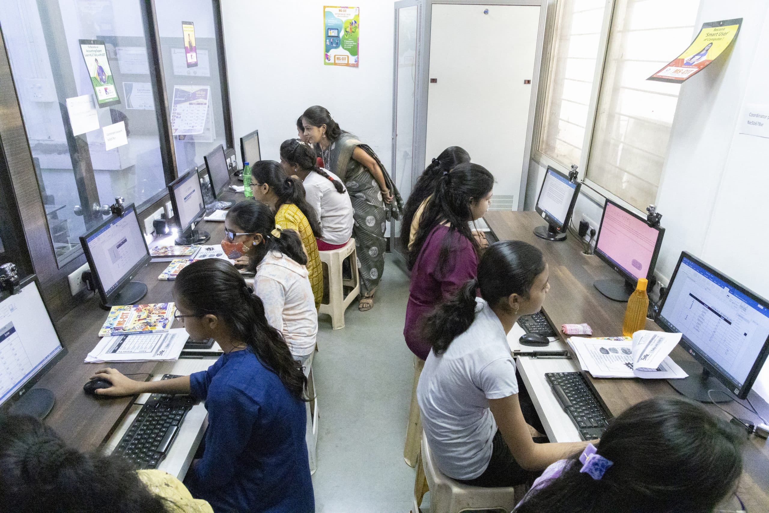 Shri Manilal Nanavati Vocational Training Institute For Women Pune Classroom photo 4