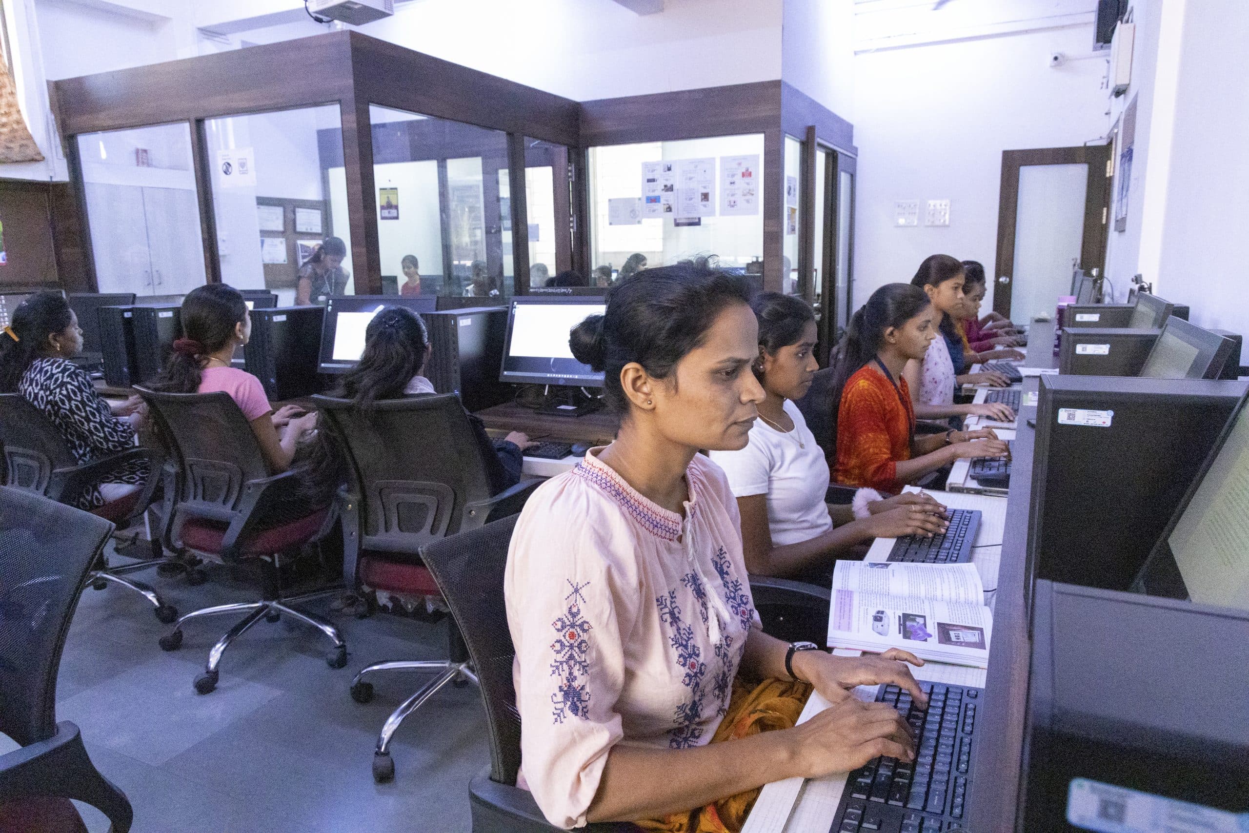 Shri Manilal Nanavati Vocational Training Institute For Women Pune Classroom photo 6
