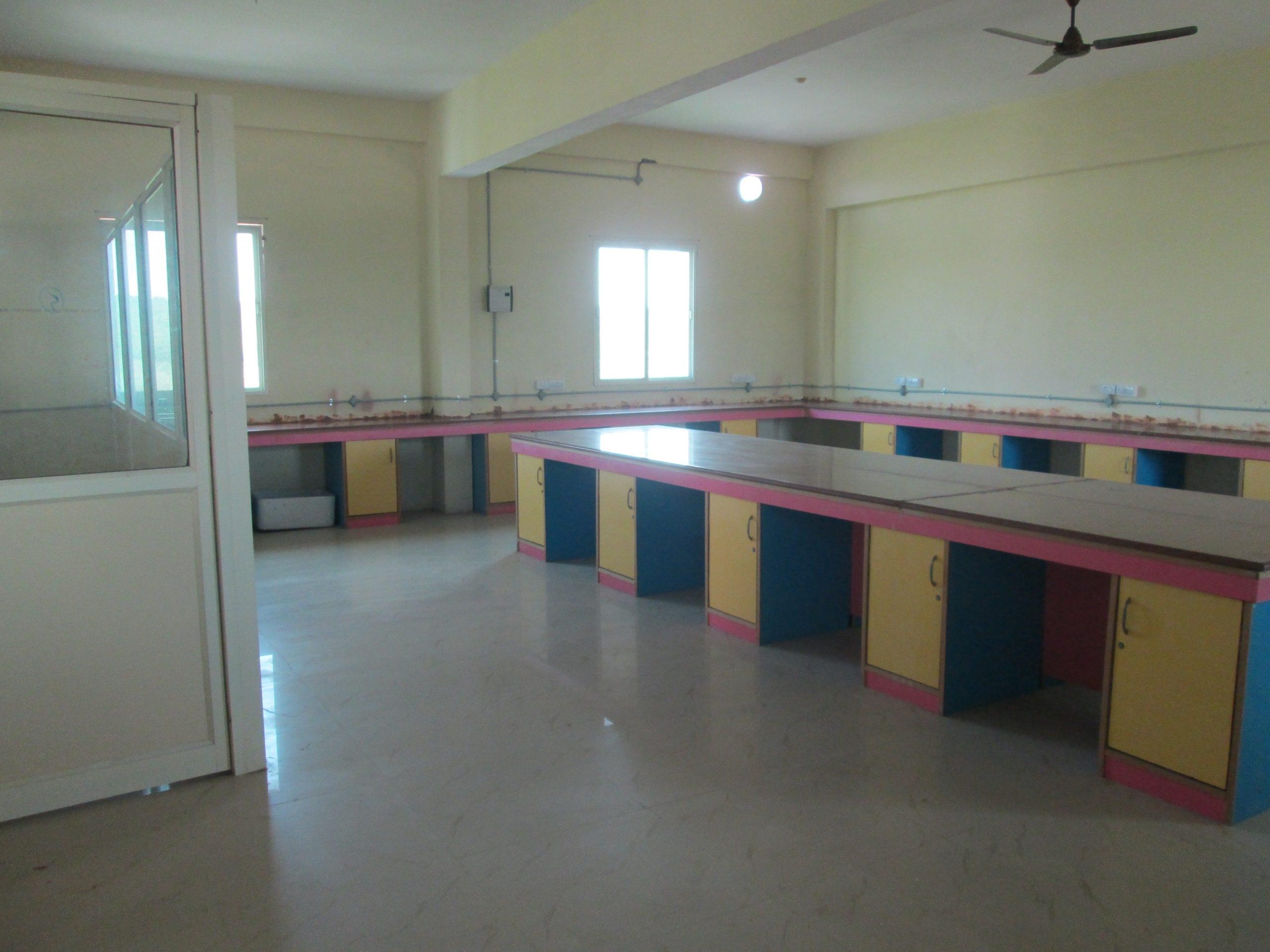 Sri Indu Institute of Pharmacy, Ibrahimpatnam Hyderabad Facilities -Instrument photo 8