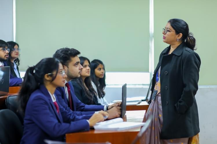 I Business Institute Greater Noida Classroom Photo photo 2