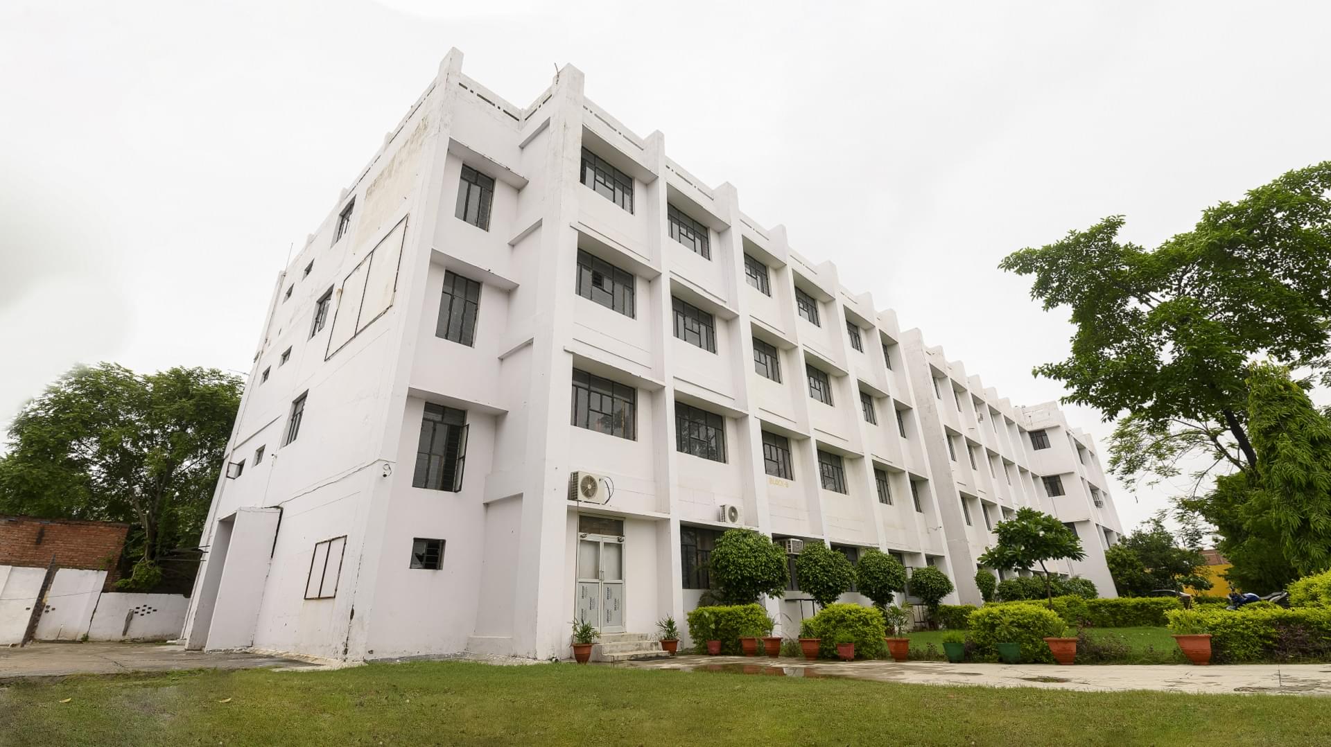 Rama Mahavidyalaya Lucknow Campus photo 8