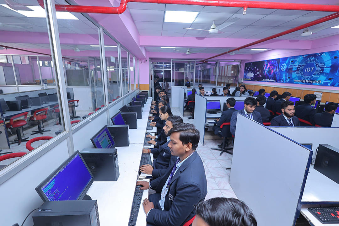 HIMT Group of Institutions Greater Noida Extra Curriculars photo 9