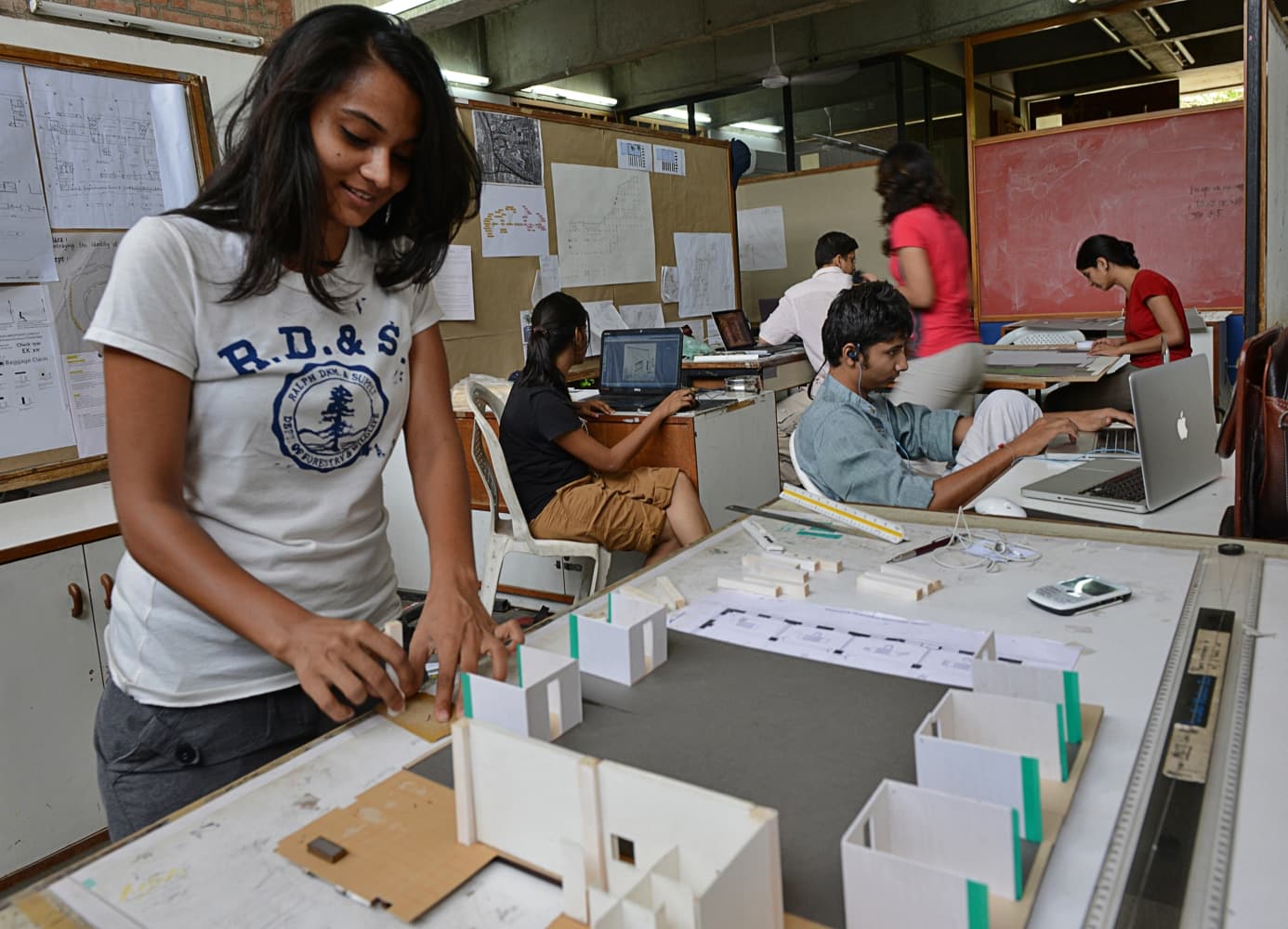 CEPT University FD Building photo 27