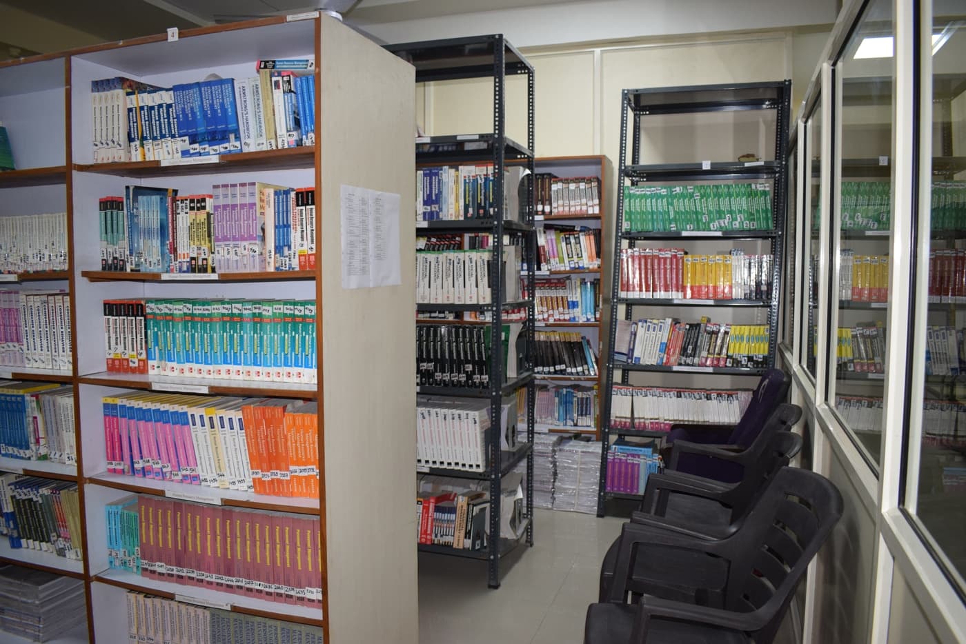 AIMS Institute of Management Studies Pune Library photo 5