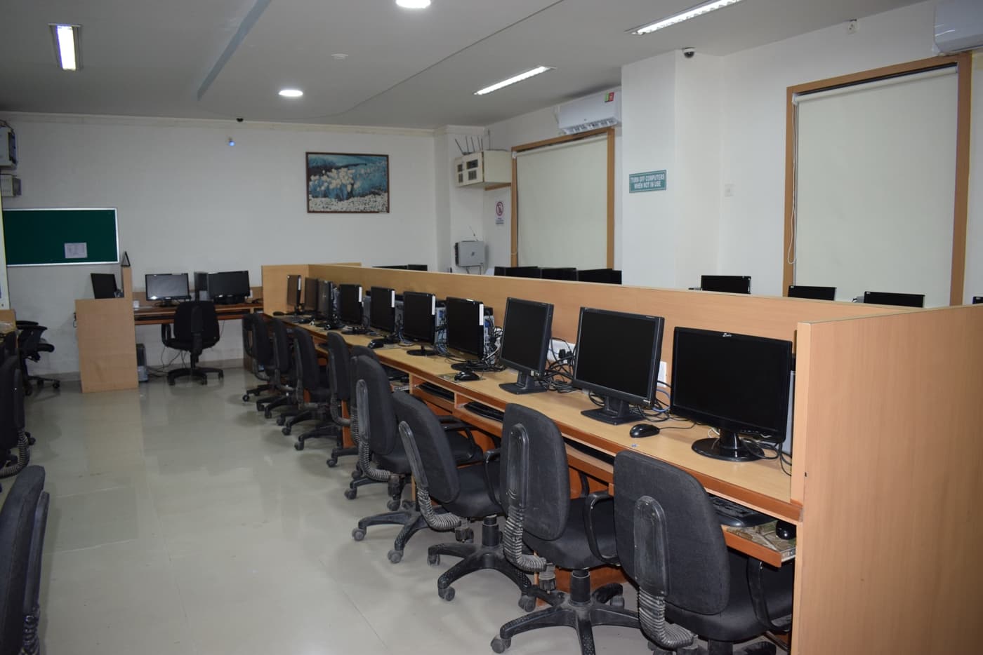 AIMS Institute of Management Studies Pune Computer Lab photo 2