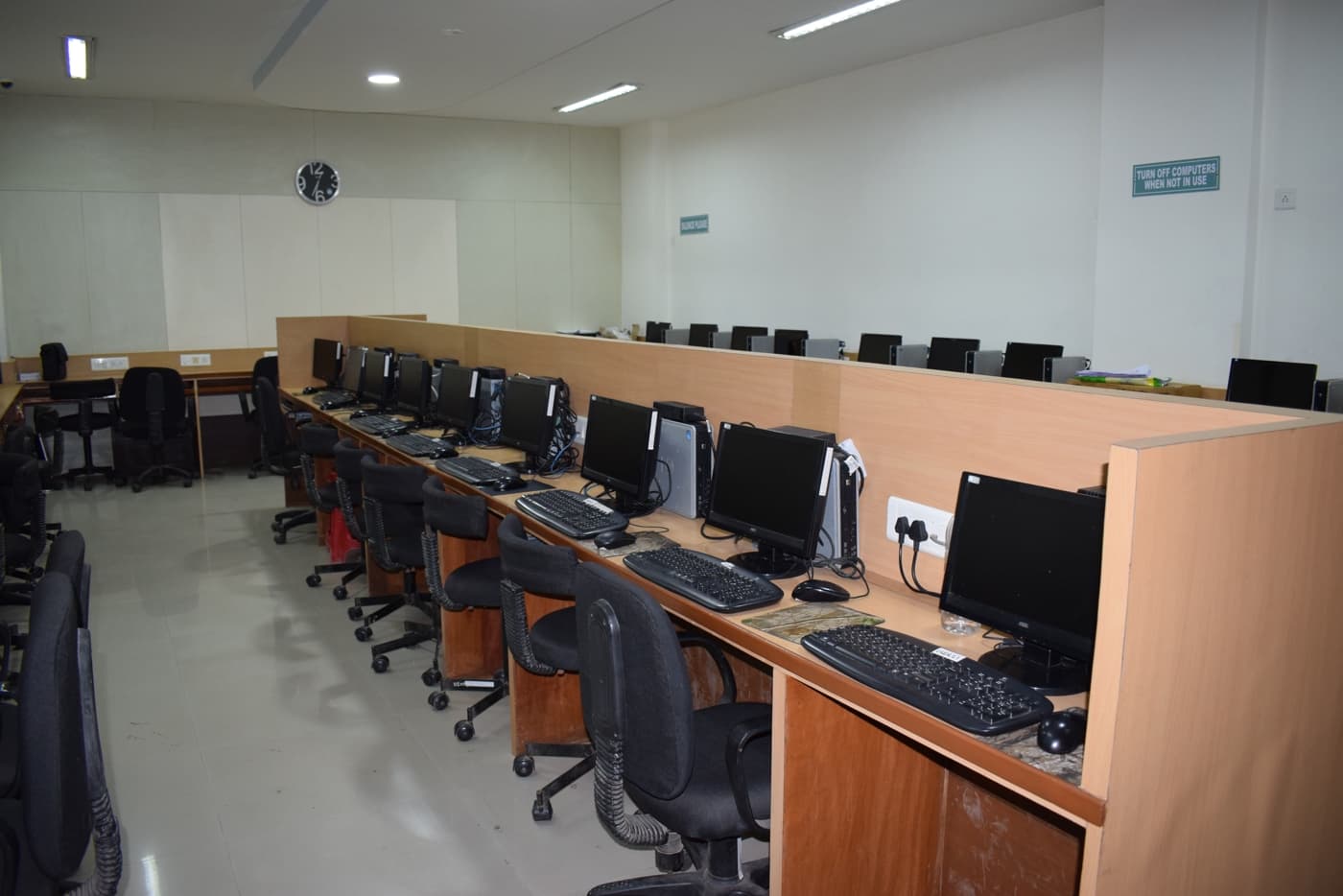 AIMS Institute of Management Studies Pune Computer Lab photo 4