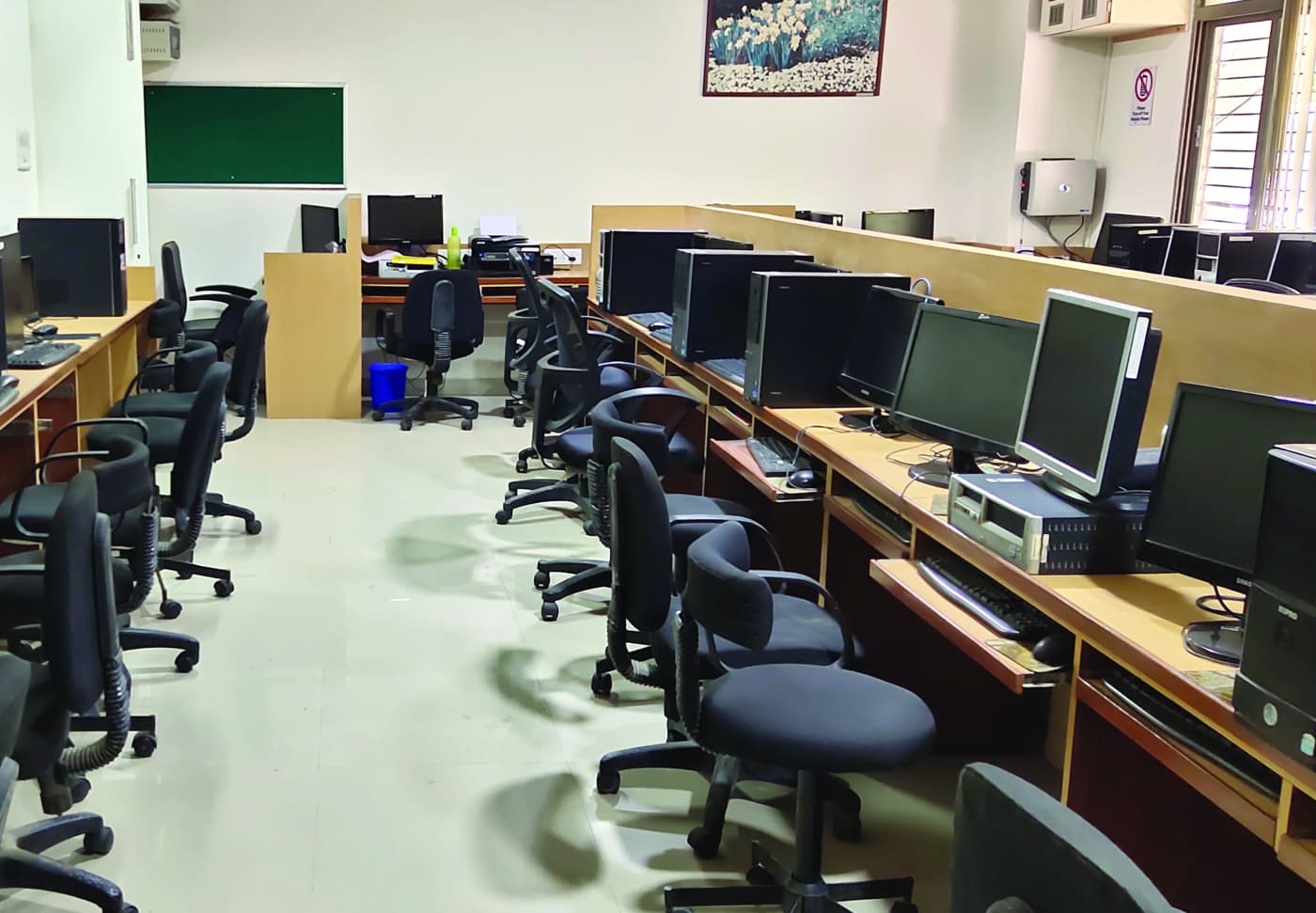 AIMS Institute of Management Studies Pune Computer Lab photo 7