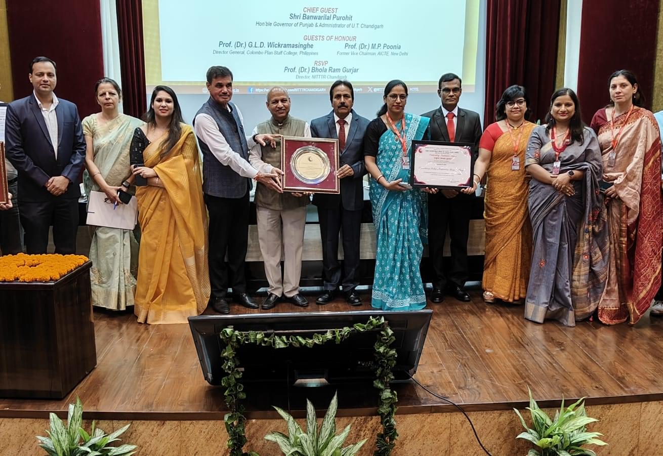 DCE Gurgaon Research Gallery photo 12