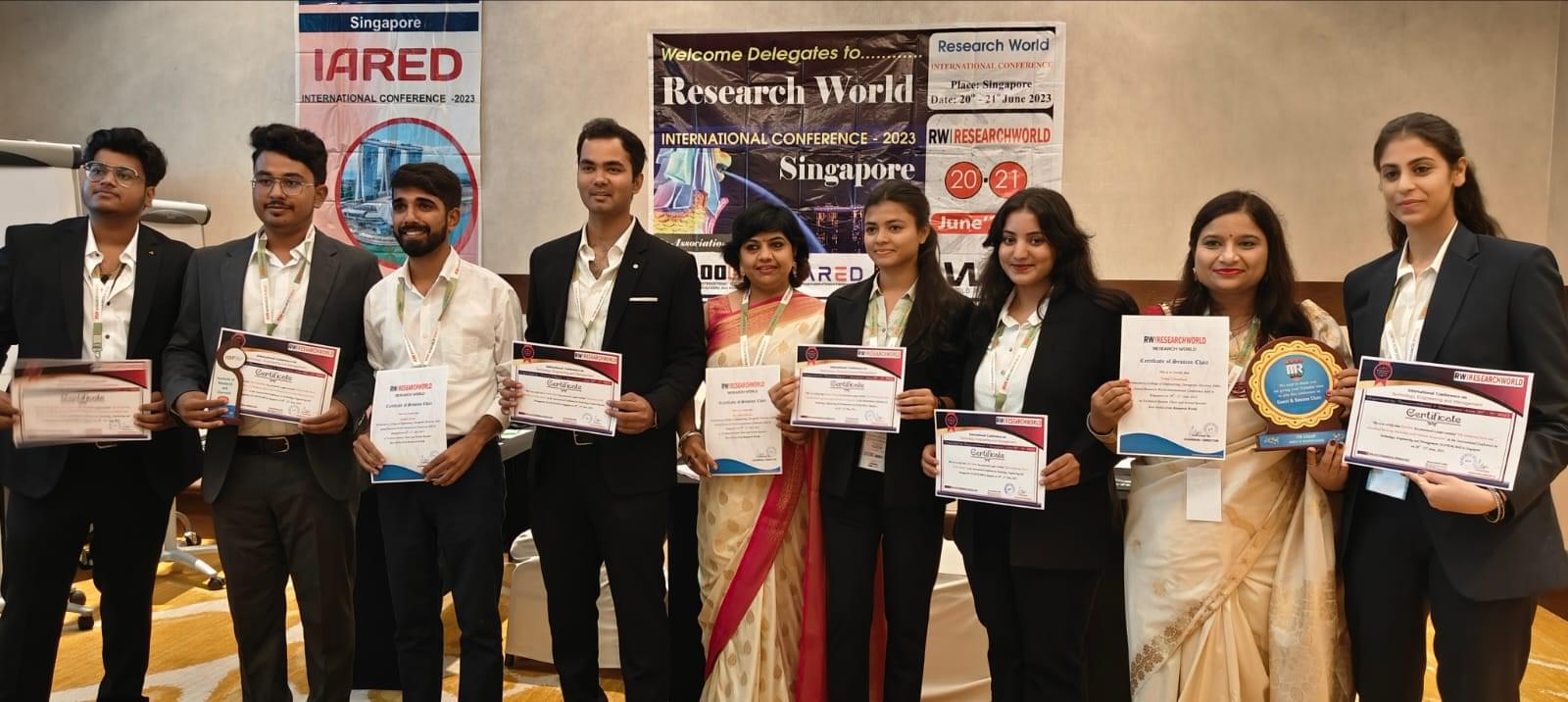 DCE Gurgaon Research Gallery photo 17