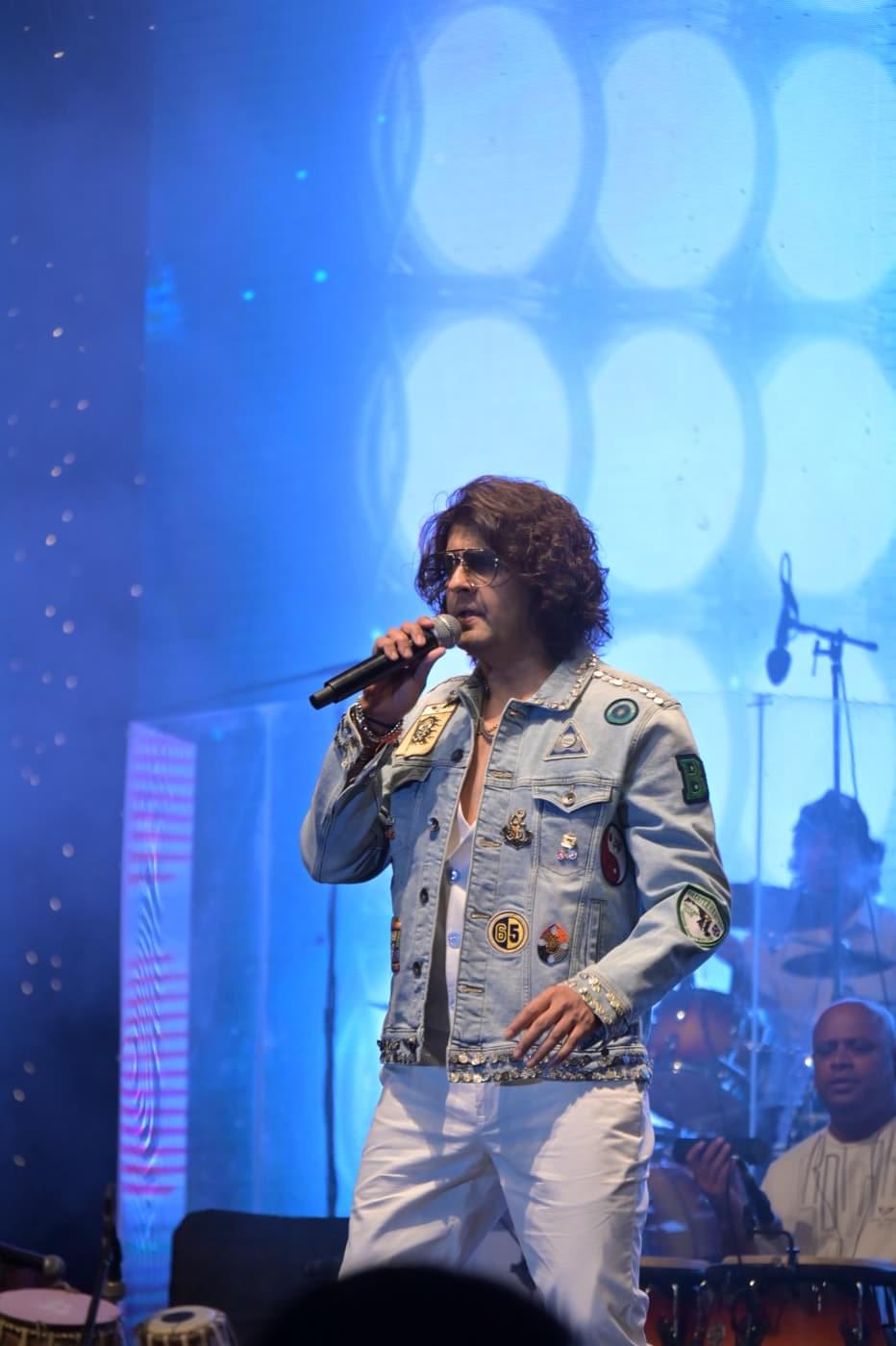 DBUU, DBIT Sonu Nigam and Vibhor photo 2