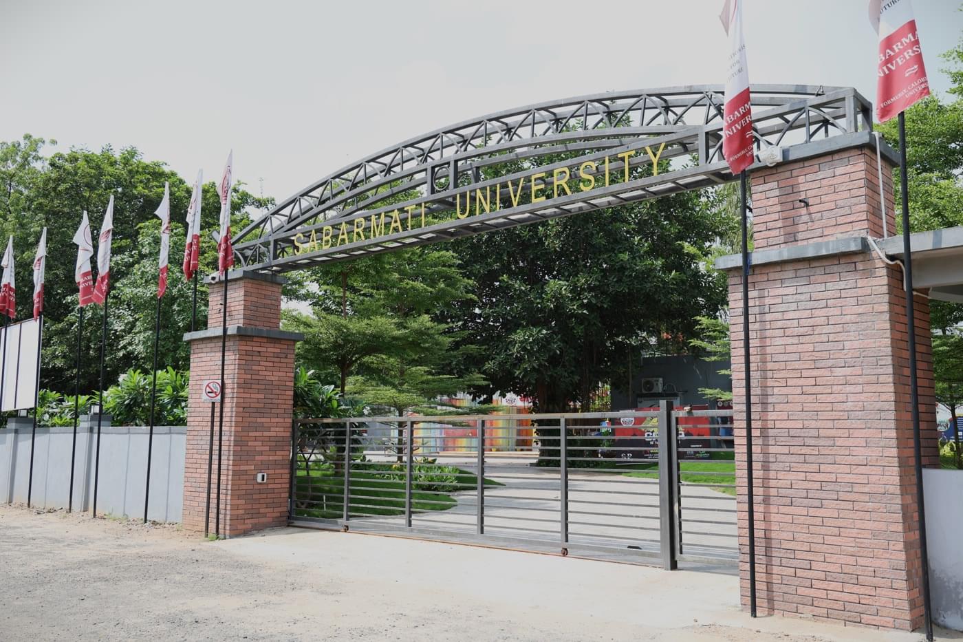 Sabarmati University Ahmedabad Academic Building photo 1