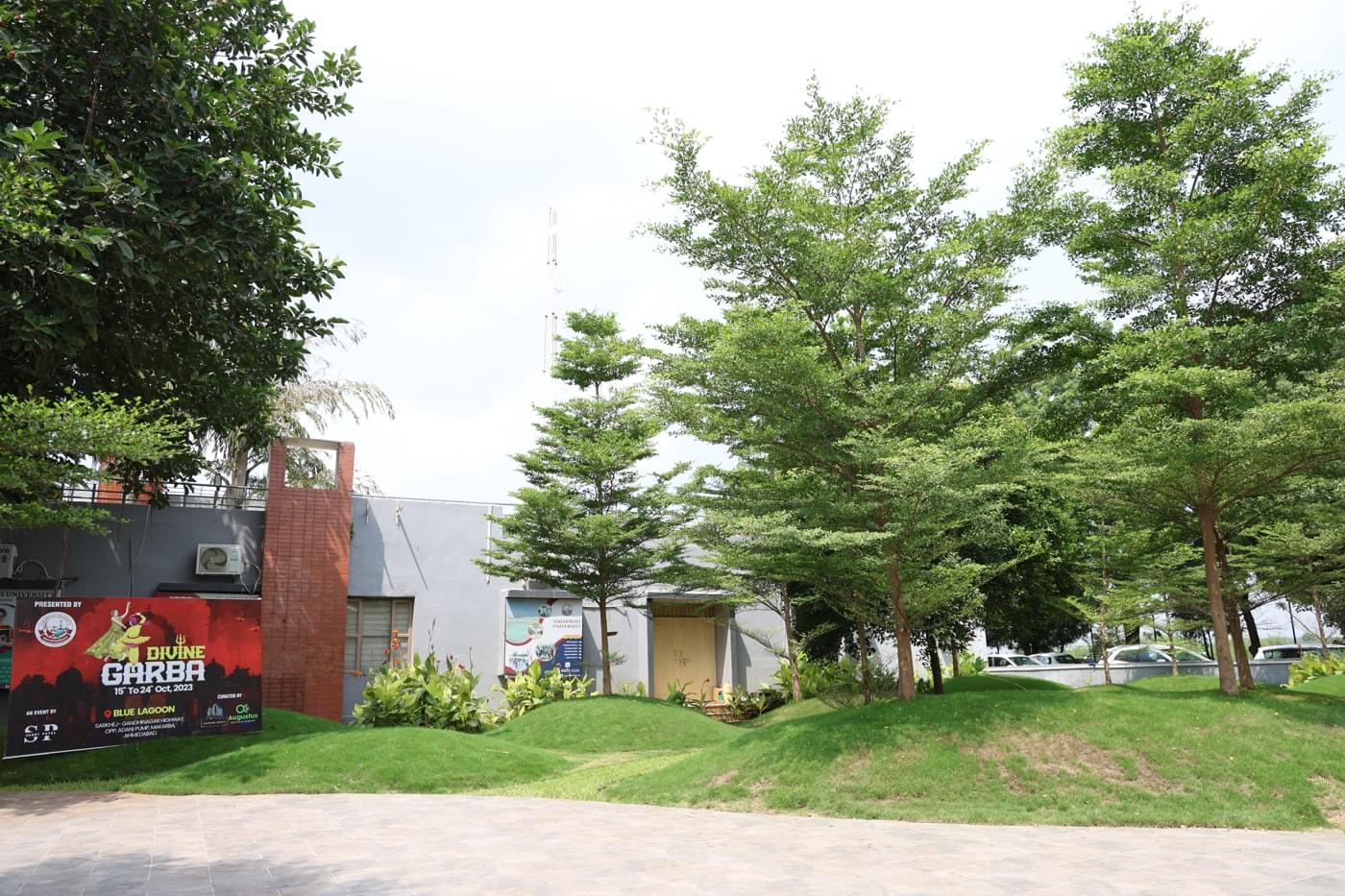 Sabarmati University Ahmedabad Academic Building photo 2