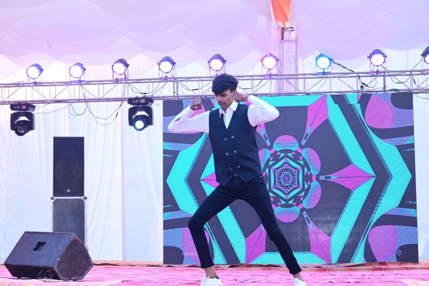 J P Group of Institutions Lucknow Fresher Party photo 6