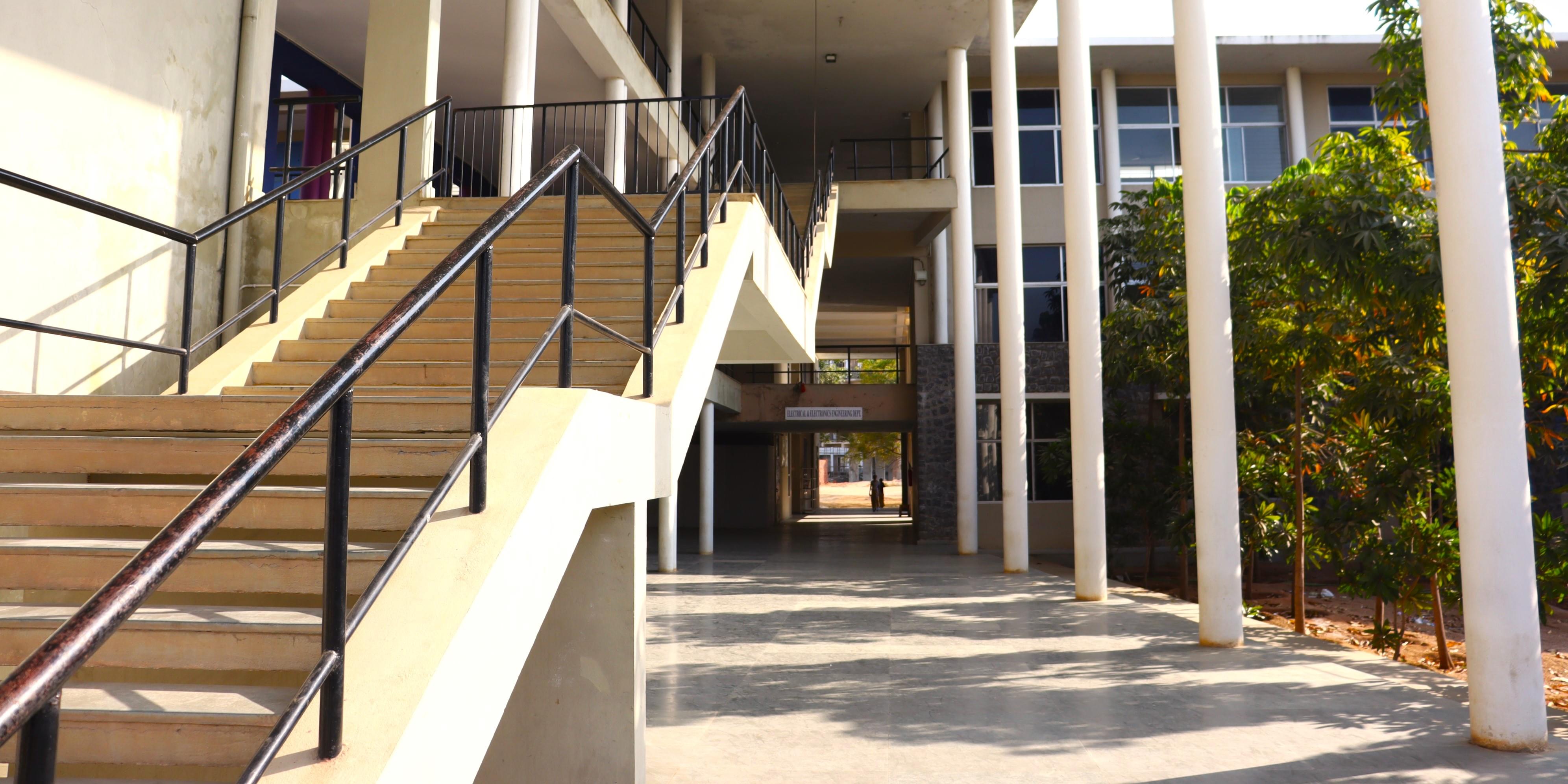 SR University Academic Building photo 5