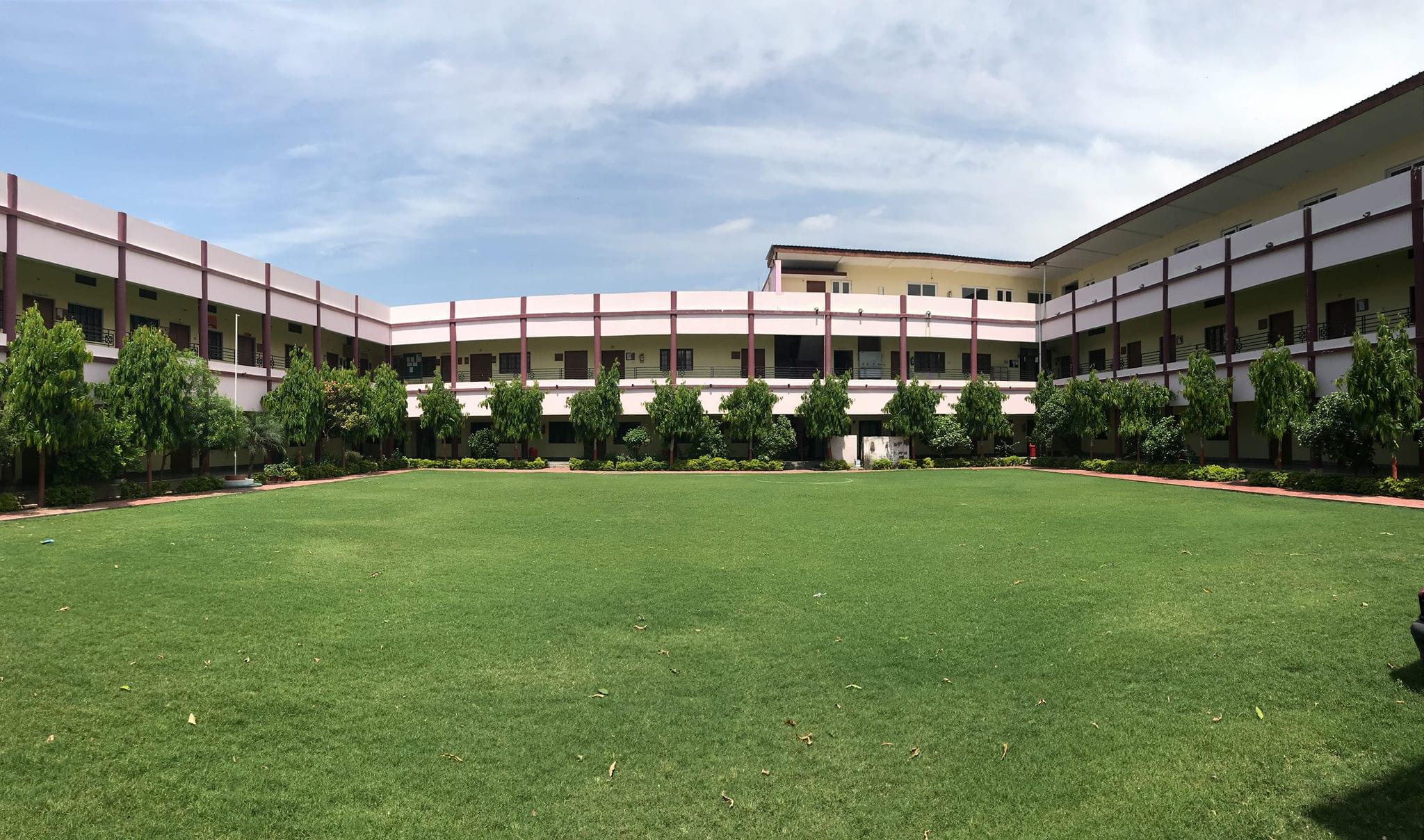 Ramadhin Singh Girls' P.G. College Lucknow Academic Building photo 2